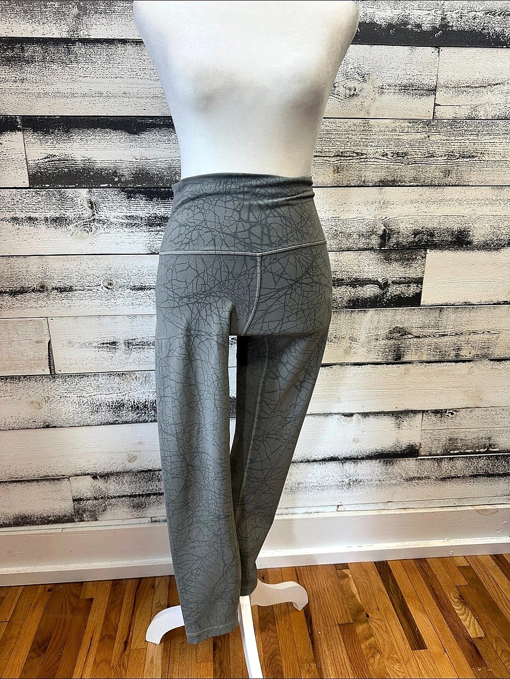 lululemon Align Pant Super High Rise 28" Leggings Gray Size 6